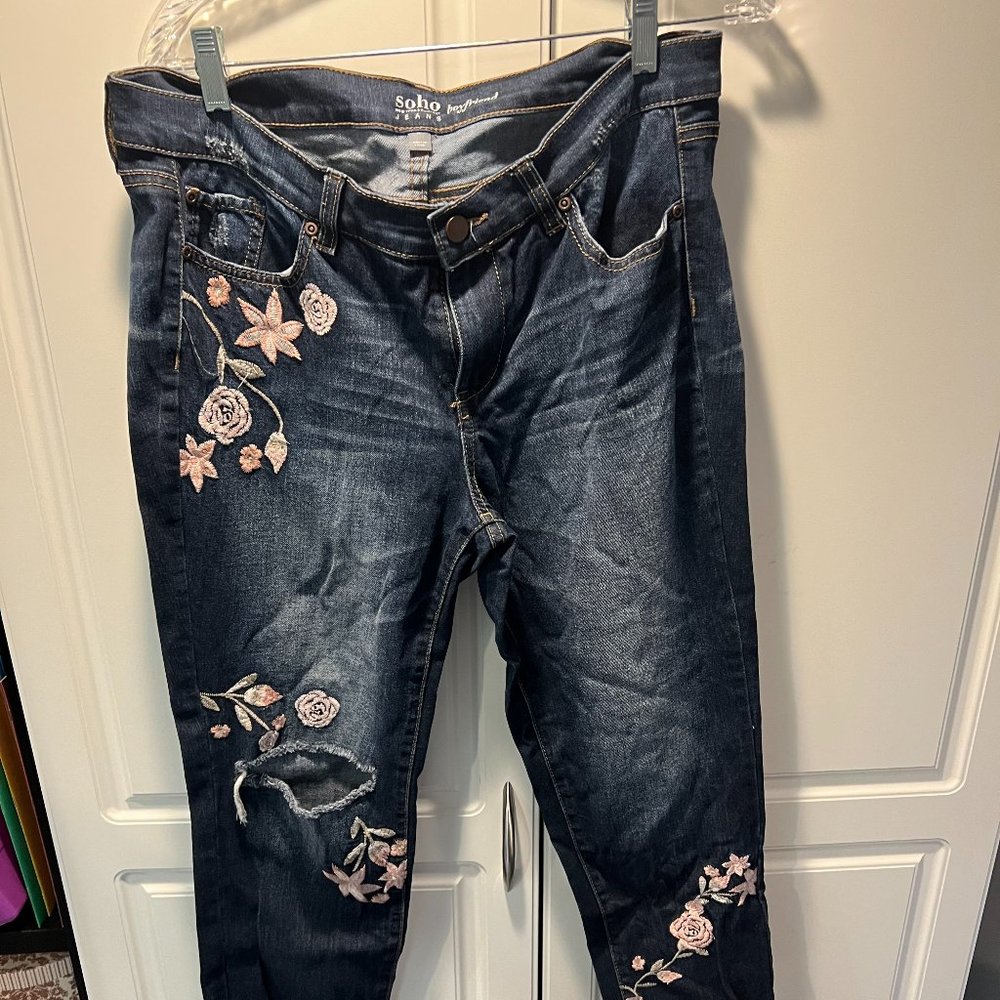 Womens's New York & Company Soho Distressed Boyfriend Jeans Size 10 with floral